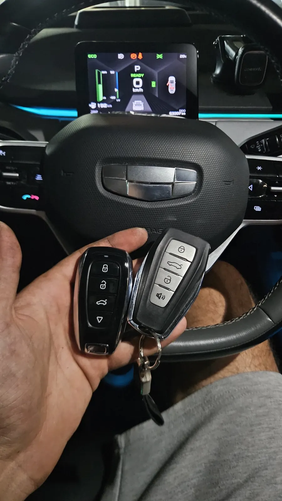 שכפול שלט חכם לרכב Geely