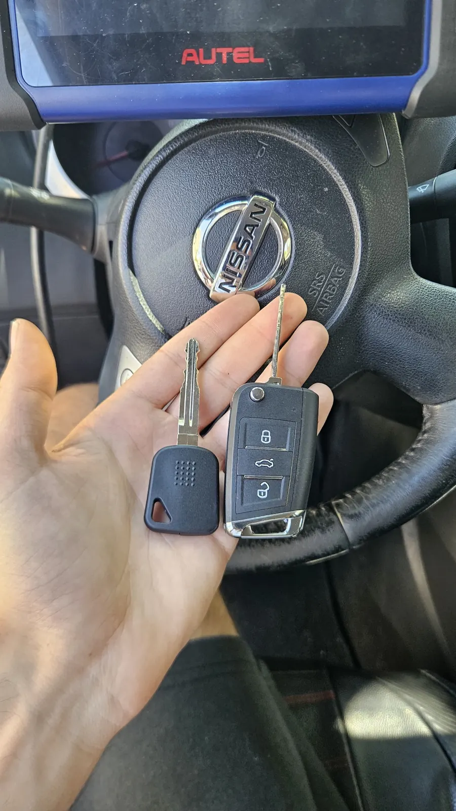 שכפול מפתח לרכב Nissan ושלט קיפול לפולקסווגן